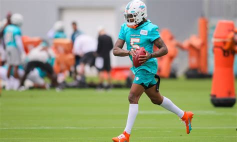 Dolphins lose Jalen Ramsey to knee surgery