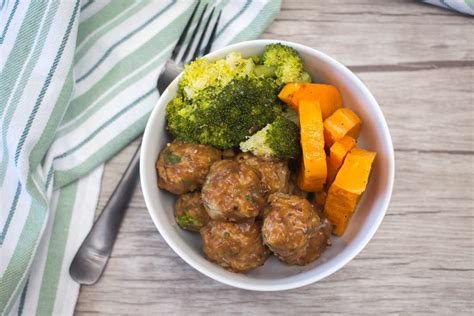 Meat meatballs with sauce and parsley - Creative Commons Bilder