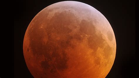 Moonwatchers Treated to Total Lunar Eclipse | Fox News