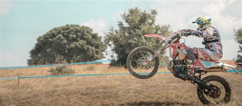 A Comprehensive Guide to Enduro Riding Adventures - Enduroway