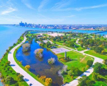 Detroit RiverWalk Guide: Riverfront Trail - My Michigan Beach and Travel