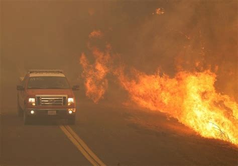 Northern California Wildfire Leaves Town in Ruins, Thousands Flee - Other Media news - Tasnim ...