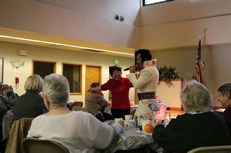 Issaquah Senior Center gets a visit from the King of Rock and Roll ...