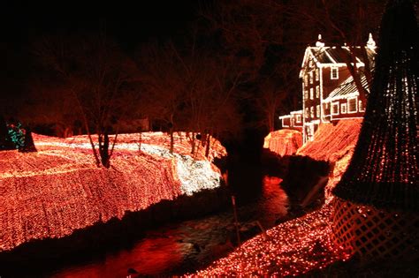 Best Christmas Lights Displays in Ohio | Ohio Girl Travels