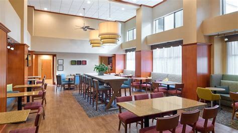 Book a Stay at Our Hotel in Smithfield, RI | Hampton Inn & Suites