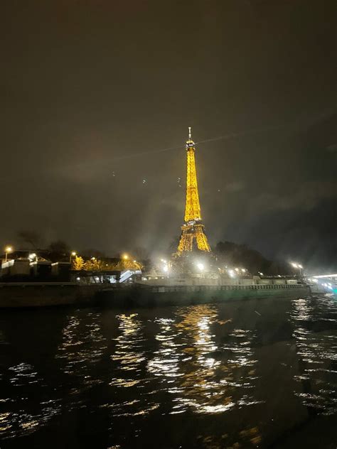 Paris Seine River Hop-On Hop-Off Sightseeing Cruise - Paris, France ...