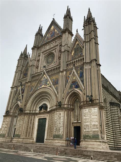 Il Duomo di Orvieto in Orvieto, Italy : r/travel