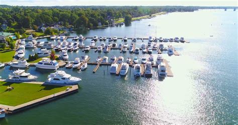 Boat in the bay in Sturgeon Bay, Wisconsin image - Free stock photo ...