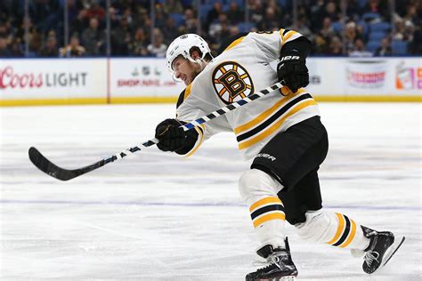 HIGHLIGHTS: Bruins score five in third, down Hurricanes - Stanley Cup of Chowder