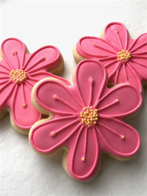 #pinkflowercookies #royalicing #partycookies #decoratedcookies ...