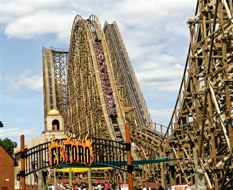 El Toro - Review of the Six Flags Roller Coaster