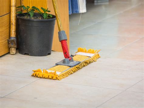 8 Best Eco Friendly Swiffer Alternatives for Zero Waste Mopping - Low Impact Love