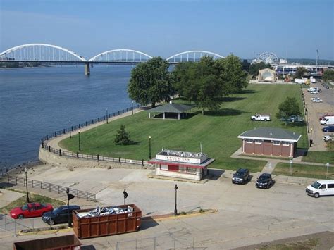 The Davenport Skybridge In Iowa Is A Pedestrian Bridge With A View