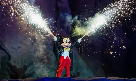 Cast Rehearsals Officially Begin for Fantasmic at Disney’s Hollywood ...