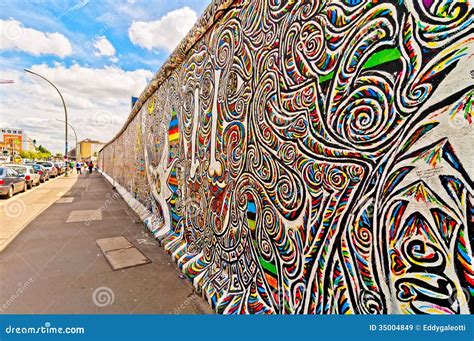 Memorable Segment of Berlin Wall with Graffiti Editorial Stock Image - Image of germany, divide ...