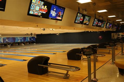 DVIDS - Images - Bowling Center celebrates Grand Re-Opening [Image 2 of 5]