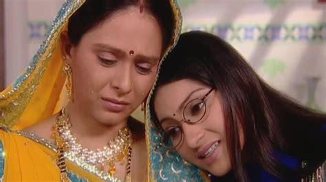 Watch Gauri reassures Savitri Ghar Ki Lakshmi Betiyann TV Serial Best ...