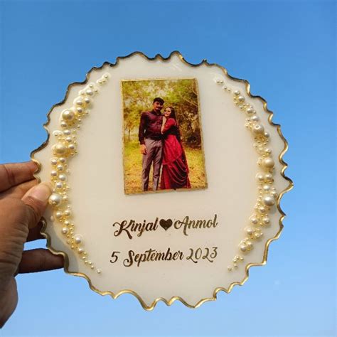 Personalized Resin Photo Frame | Anniversary Gift | Birthday Gifts | Resin | Circle | SH-1997 ...