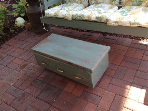 Bureau Upcycled! | This outdoor coffee table / storage foots… | Flickr