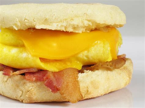 Taste test crowns Subway breakfast sandwiches best: report