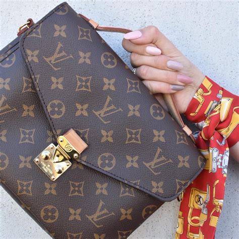 Top-10-Classic-Louis-Vuitton-Handbags - Family Beautiful