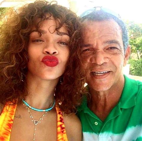 Rihanna sent her father a ventilator – after he tested positive for COVID-19 | Goss.ie