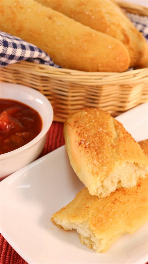 Copycat Olive Garden Breadsticks | AllFreeCopycatRecipes.com