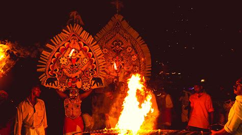 Padayani | Vibrant folk artform | Kerala temple festival | Photo ...