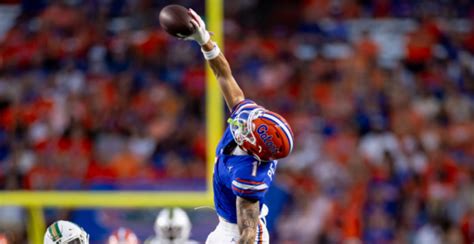 Florida's Ricky Pearsall makes insane one-handed catch in game (Video) - College Football HQ