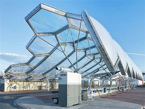 Suspended roof in Kehl: ETFE roof and steel structure - seele