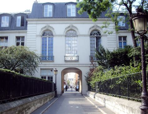 Discover the 17th Arrondissement of Paris | Bonjour Paris