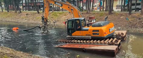 Amphibious Excavator Rentals - Reliable Equipment