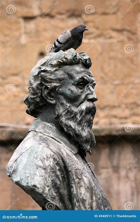 Statue and Pigeon stock image. Image of renaissance, florence - 4940911