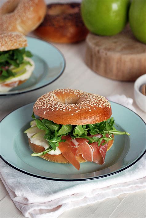 Sesame Bagel Sandwiches with Prosciutto and Apple - The Charming Detroiter