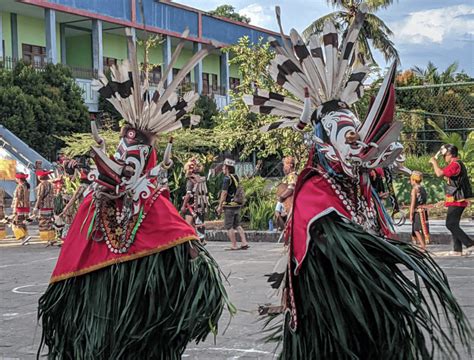 Tari Dayak yang Unik dan Penuh Makna Filosofinya Tersendiri