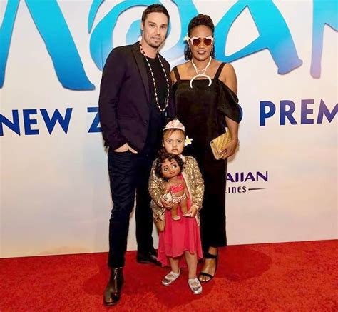 Jay Ryan and Family at Moana Premiere NZ - 12/13/16. | Jay ryan, Vincent and catherine, Beauty ...