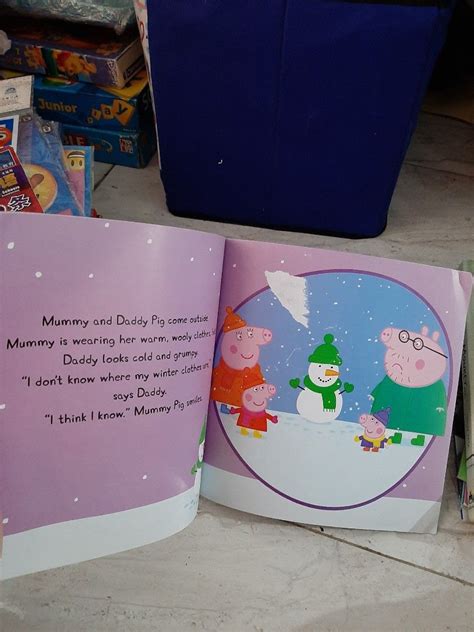 Buku peppa's christmas wish, Buku & Alat Tulis, Buku Anak-Anak di Carousell