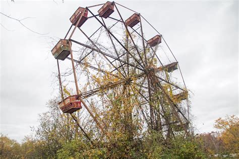 Exploring 10 Amazing Abandoned Amusement Parks in The U.S.