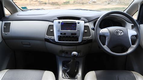 Toyota Innova 2015 2.5G 7 Seater Interior Car Photos - Overdrive