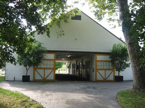 Claiborne Farm - Stallion Barn | Kentucky horse farms, Farm, Horse farms