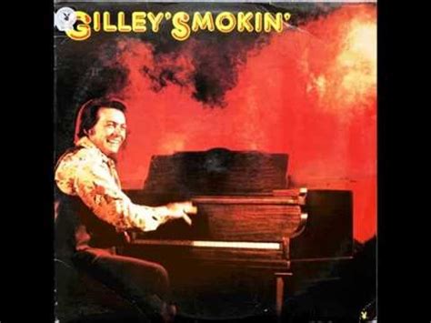 Mickey Gilley – Don't The Girls All Get Prettier At Closing Time (1976 ...