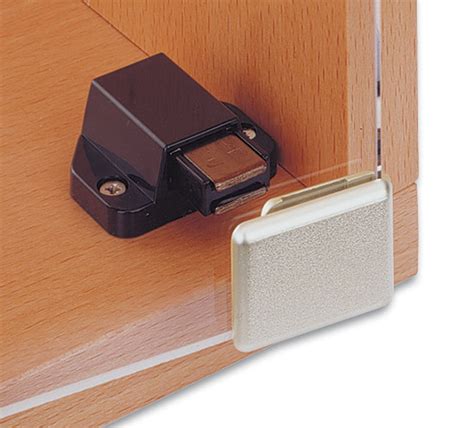 Pushbutton Magnetic Latch for Glass Door Handle | Glass Door Hinges ...