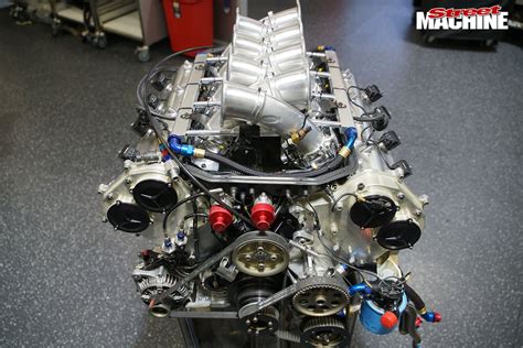 Supercars Nissan V8 engine on the dyno – Video