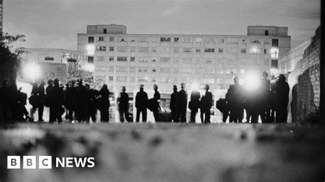 Broadwater Farm riots: PC Keith Blakelock's 1985 murder recalled - BBC News