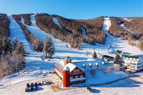 9 Best New Hampshire Ski Resorts to Visit This Winter