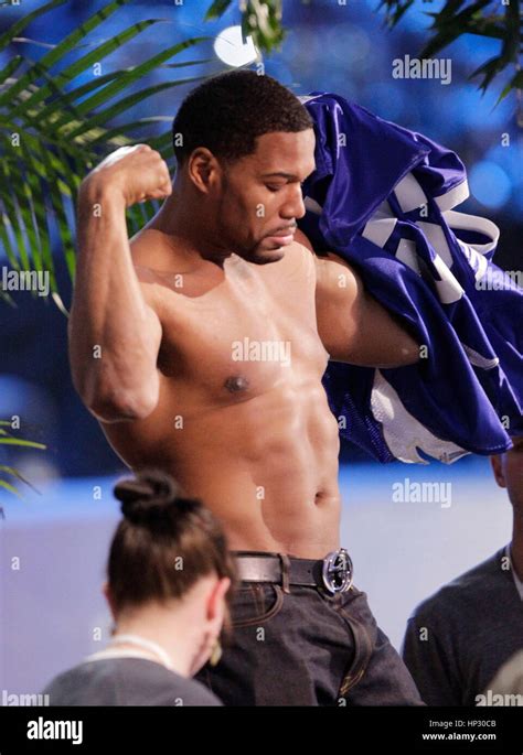 Michael Strahan shows of his body at Directv's Seventh Annual Celebrity ...