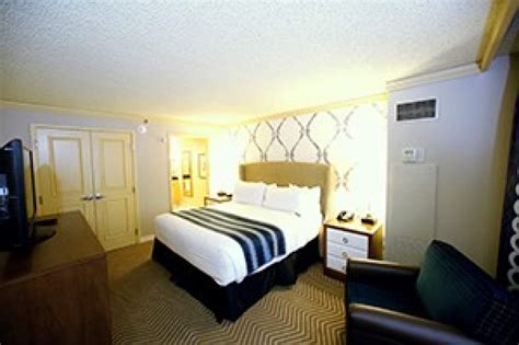 Caesars Travel Agents > Properties > Other Locations > Harrah’s North Kansas City > Rooms ...