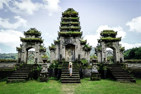 Pura Ulun Danu Tamblingan Lake Temple In Munduk, Bali