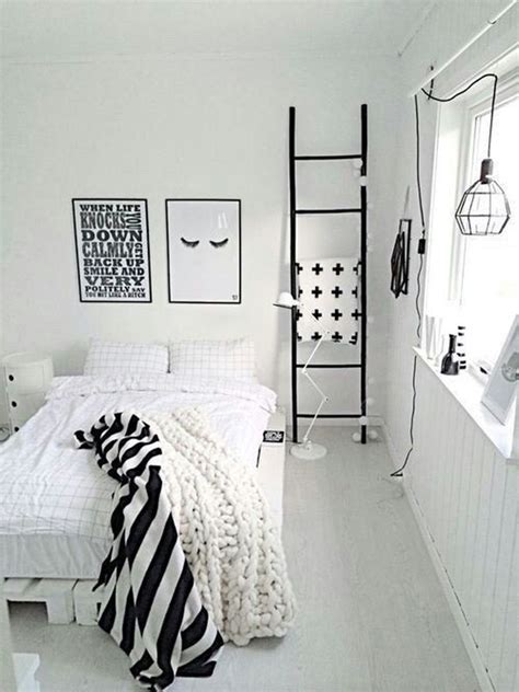 minimalist-black-and-white-bedroom-ideas