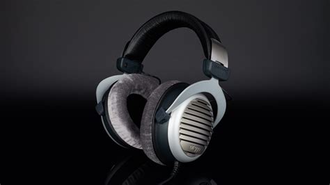 Beyerdynamic DT 990 Edition (250 Ohm) Review | headphonecheck.com